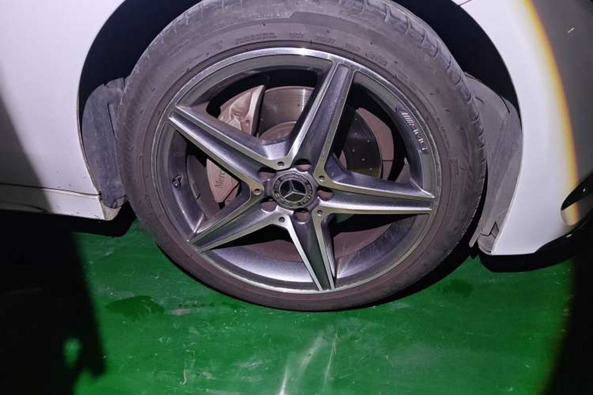 Used Mercedes-Benz C-Class 2017 Facelift C 200 Station Wagon Right Front Wheel Hub