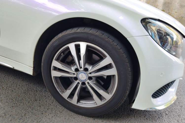 Used Mercedes-Benz C-Class 2017 C 200 L Sport Edition Right Front Wheel Hub