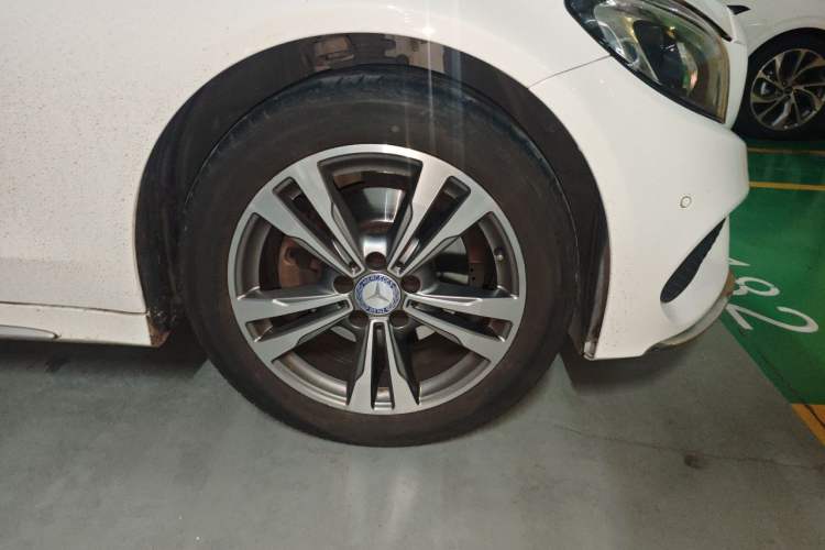 Used Mercedes-Benz C-Class 2017 C 200 L Sport Edition Right Front Wheel Hub