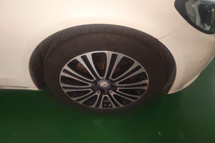 Used Mercedes-Benz C-Class 2017 C 200 L Right Front Wheel Hub