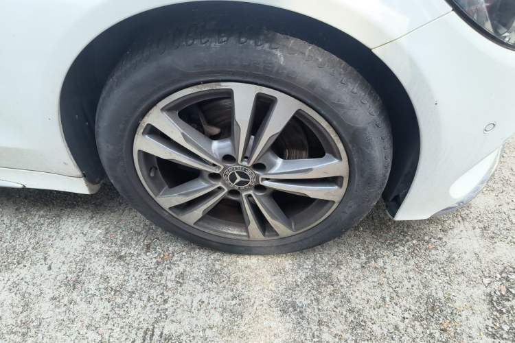 Used Mercedes-Benz C-Class 2017 Facelift C 200 L Sport Edition Right Front Wheel Hub