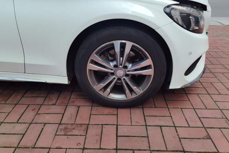 Used Mercedes-Benz C-Class 2017 Facelift C 200 L Sport Edition Right Front Wheel Hub