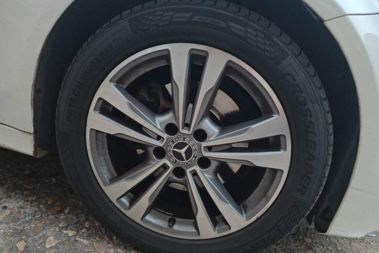 Used Mercedes-Benz C-Class 2017 Facelift C 200 L Sport Edition Right Front Wheel Hub