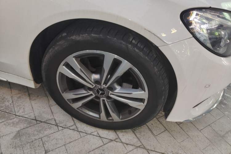 Used Mercedes-Benz C-Class 2017 Facelift C 200 L Sport Edition Right Front Wheel Hub