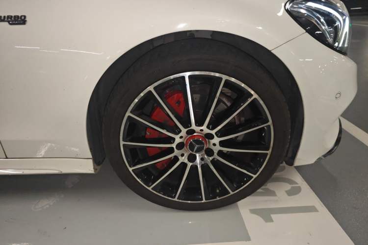 Used Mercedes-Benz C-Class 2017 C 200 4MATIC Coupe Right Front Wheel Hub