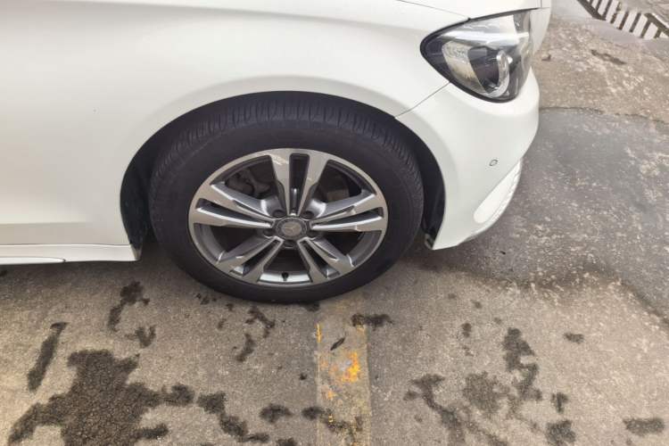 Used Mercedes-Benz C-Class 2017 C 200 L Sport Edition Right Front Wheel Hub
