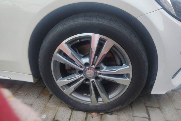 Used Mercedes-Benz C-Class 2017 Facelift C 200 L Sport Edition Right Front Wheel Hub