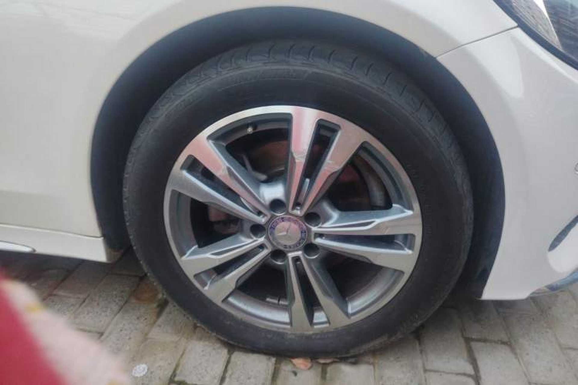 Used Mercedes-Benz C-Class 2017 Facelift C 200 L Sport Edition Right Front Wheel Hub