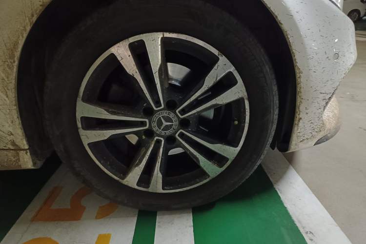 Used Mercedes-Benz C-Class 2017 C 200 Sport Edition Right Front Wheel Hub