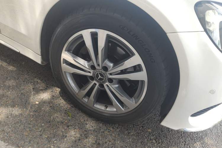 Used Mercedes-Benz C-Class 2017 Facelift C 200 L Sport Edition Right Front Wheel Hub