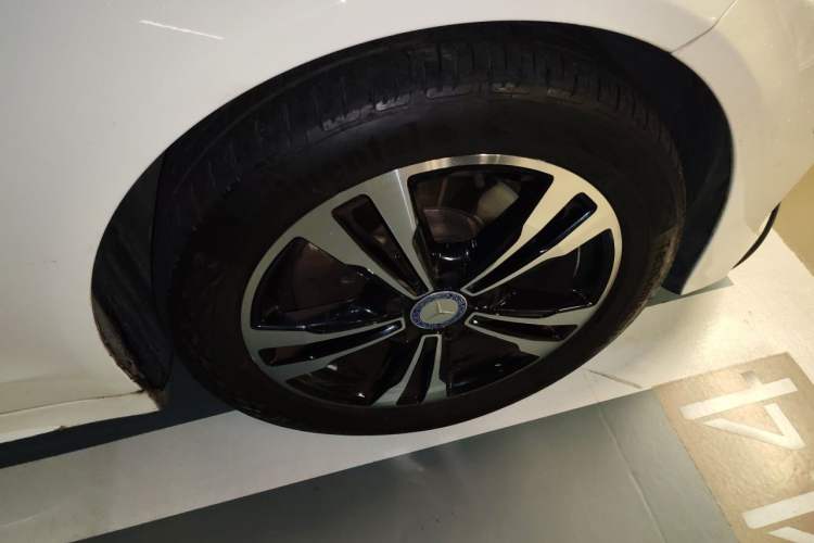 Used Mercedes-Benz C-Class 2017 C 200 Sport Edition Right Front Wheel Hub
