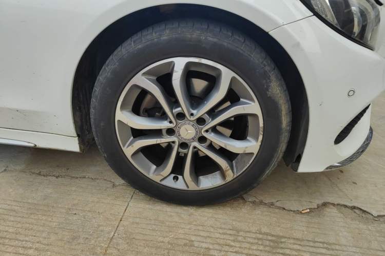 Used Mercedes-Benz C-Class 2017 C 180 L Sport Edition Right Front Wheel Hub