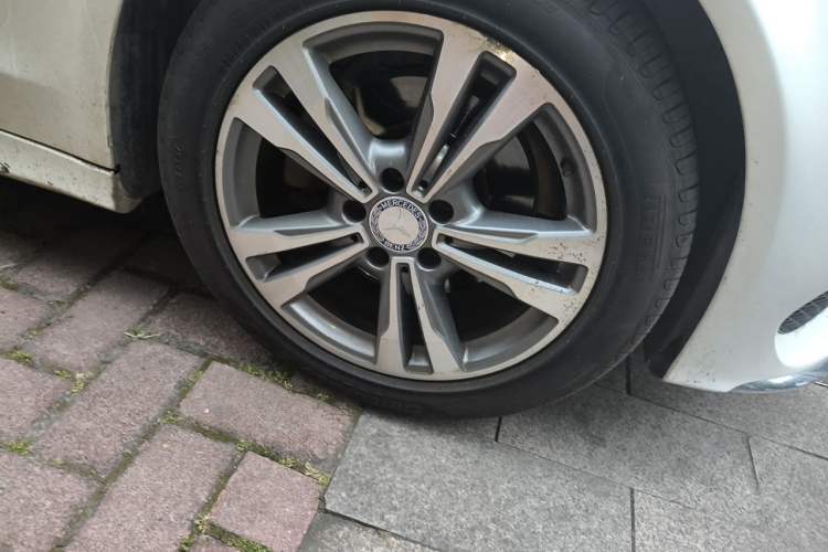Used Mercedes-Benz C-Class 2017 C 200 L Sport Edition Right Front Wheel Hub