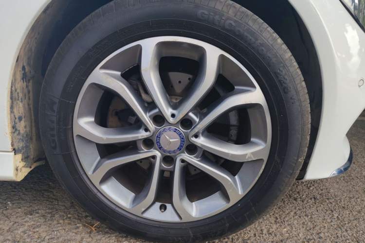 Used Mercedes-Benz C-Class 2017 Restyled C 180 L Fashion Edition Sport Version Right Front Wheel Hub