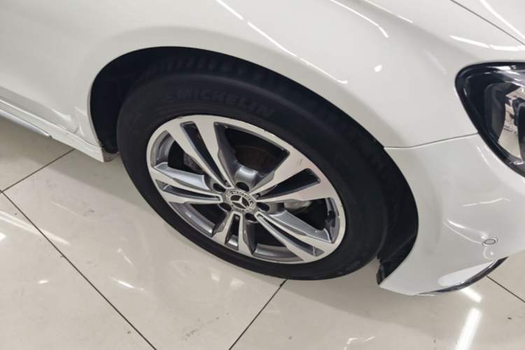Used Mercedes-Benz C-Class 2017 Facelift C 200 L Sport Edition Right Front Wheel Hub