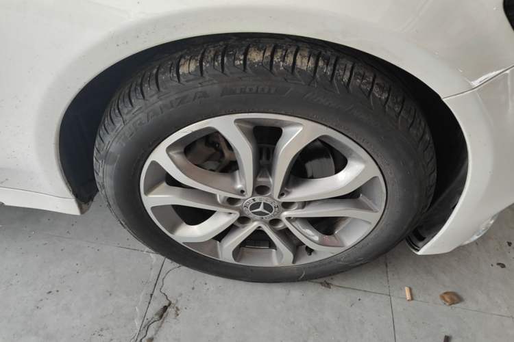 Used Mercedes-Benz C-Class 2017 Restyled C 180 L Fashion Edition Sport Version Right Front Wheel Hub
