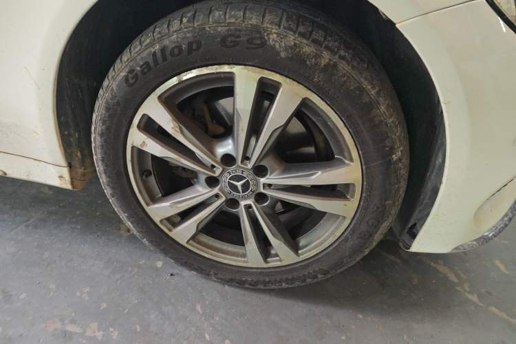 Used Mercedes-Benz C-Class 2017 Facelift C 200 L Sport Edition Right Front Wheel Hub