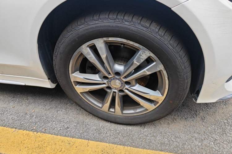 Used Mercedes-Benz C-Class 2017 Facelift C 200 L Sport Edition Right Front Wheel Hub