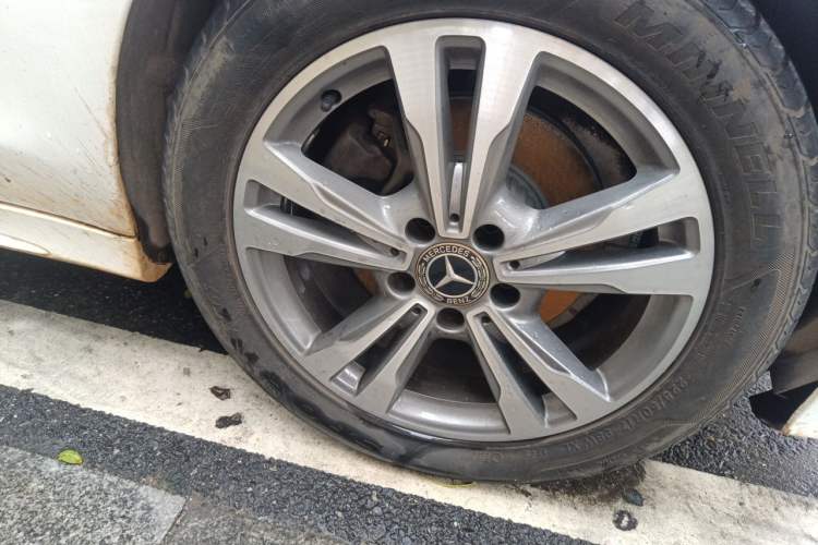 Used Mercedes-Benz C-Class 2017 C 200 Sport Edition Right Front Wheel Hub