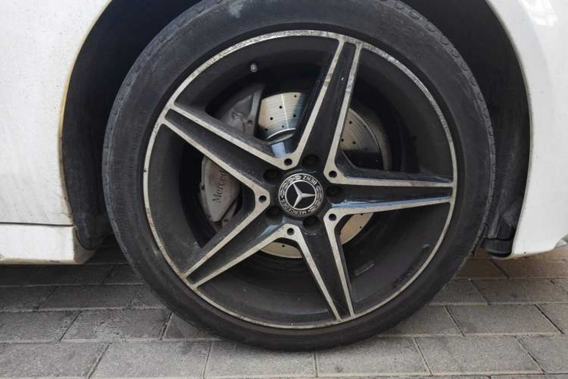 Used Mercedes-Benz C-Class 2017 C 200 Coupe Right Front Wheel Hub
