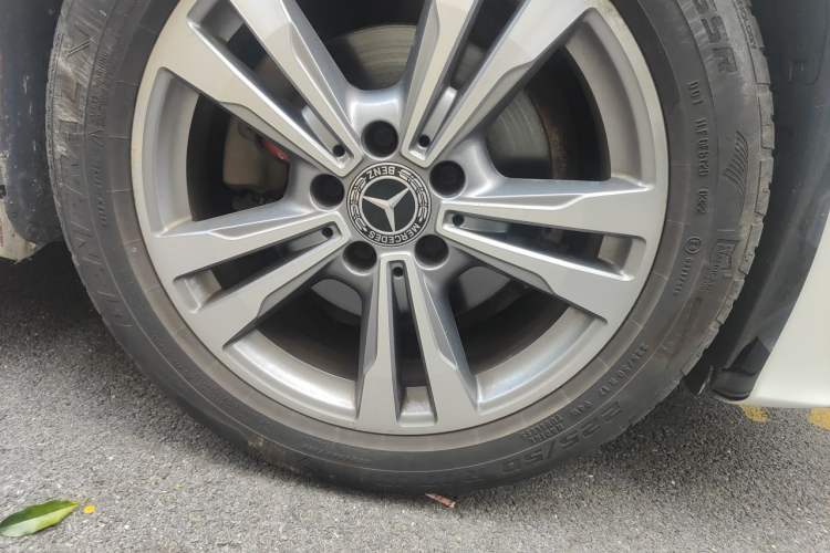 Used Mercedes-Benz C-Class 2017 C 200 L Sport Edition Right Front Wheel Hub