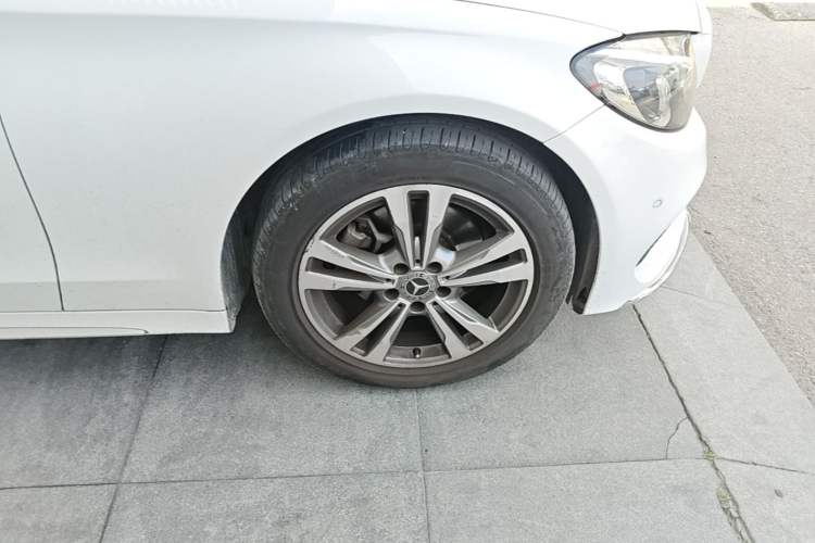 Used Mercedes-Benz C-Class 2017 Facelift C 200 L Sport Edition Right Front Wheel Hub