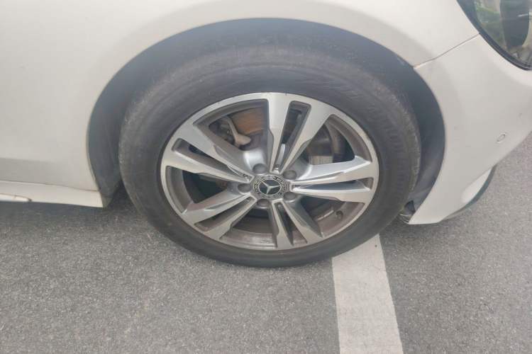 Used Mercedes-Benz C-Class 2017 Facelift C 200 L Sport Edition Right Front Wheel Hub