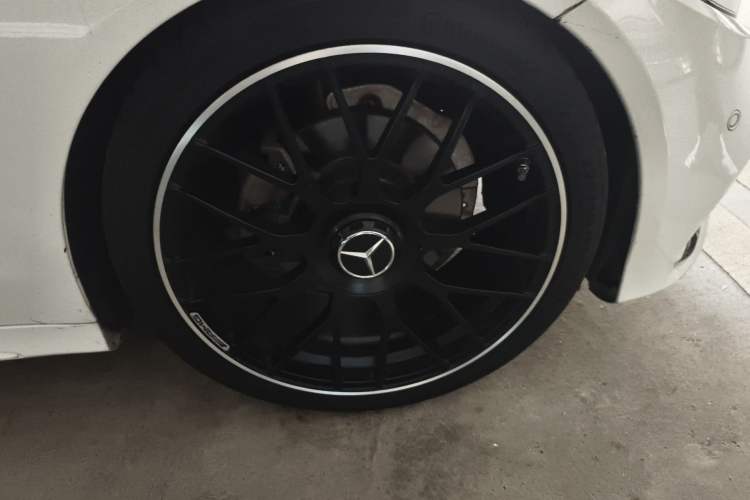 Used Mercedes-Benz C-Class 2017 Restyled C 200 Sport Edition Right Front Wheel Hub