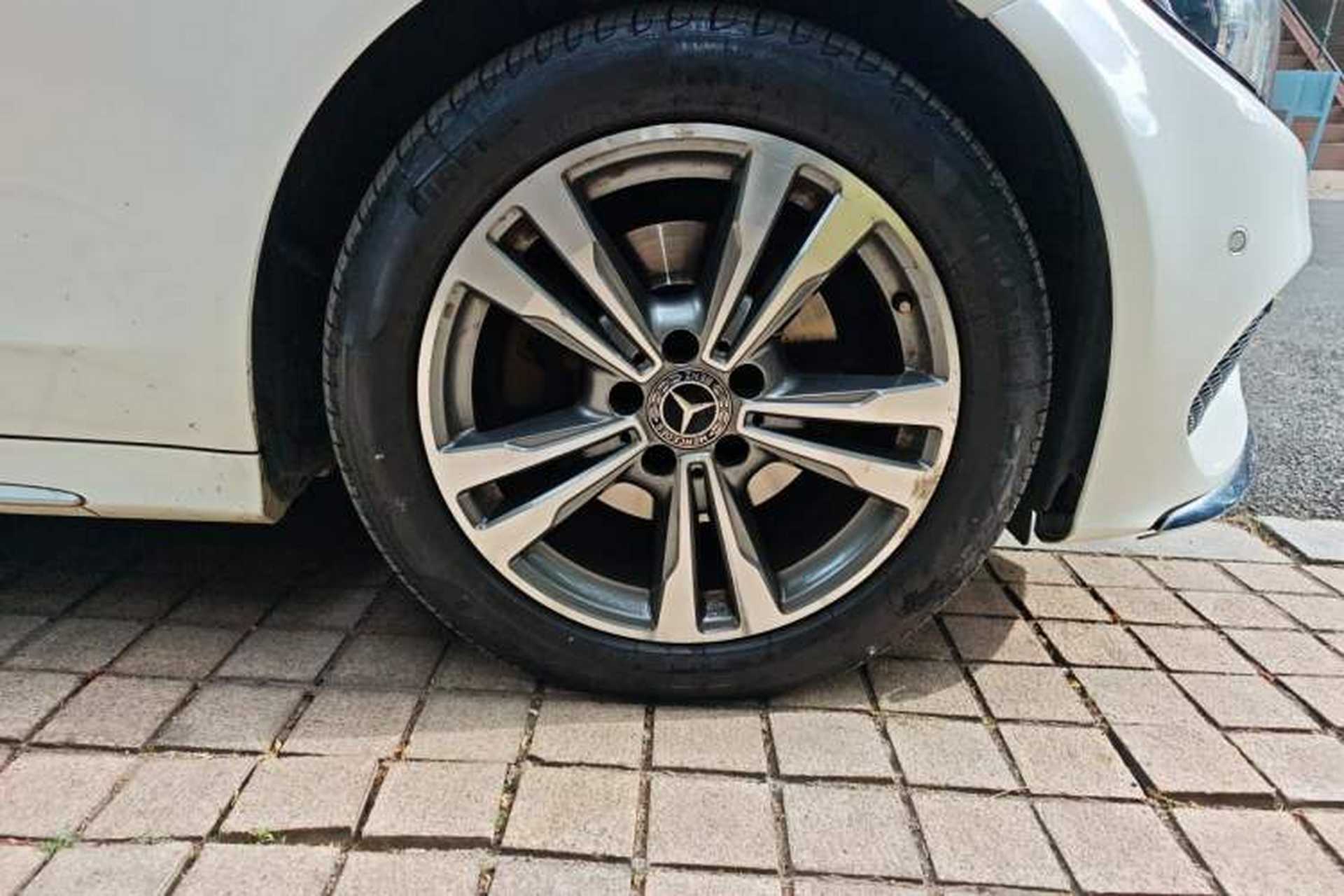Used Mercedes-Benz C-Class 2017 Facelift C 200 L Sport Edition Right Front Wheel Hub