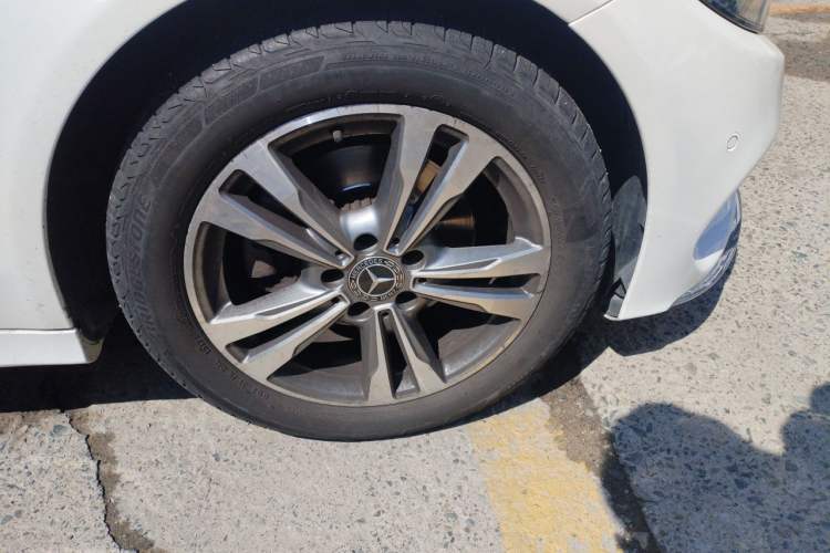 Used Mercedes-Benz C-Class 2017 Facelift C 200 L Sport Edition Right Front Wheel Hub