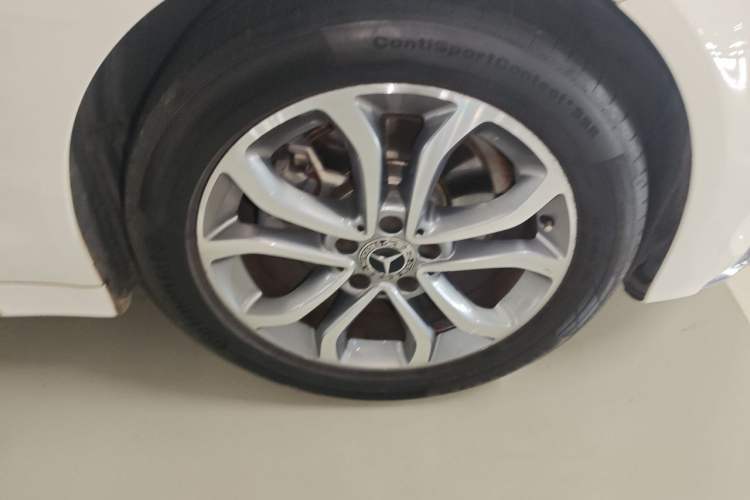 Used Mercedes-Benz C-Class 2017 Restyled C 180 L Fashion Edition Sport Version Right Front Wheel Hub