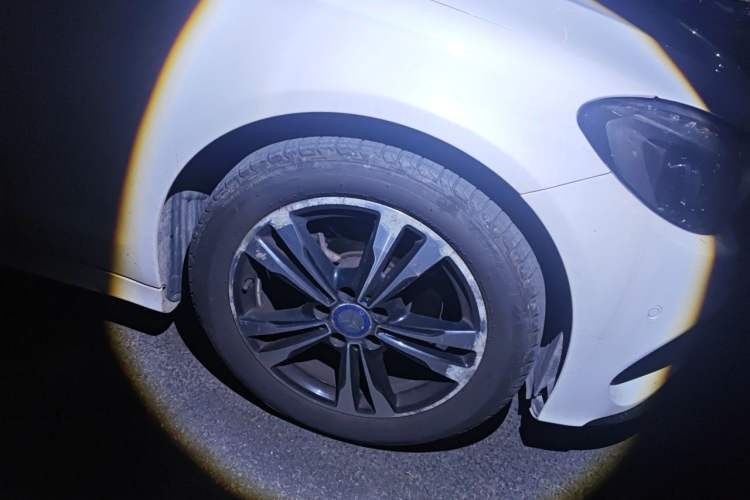 Used Mercedes-Benz C-Class 2017 C 200 Sport Edition Right Front Wheel Hub
