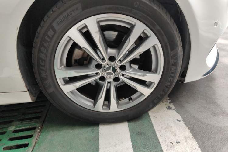 Used Mercedes-Benz C-Class 2017 C 200 L Sport Edition Right Front Wheel Hub