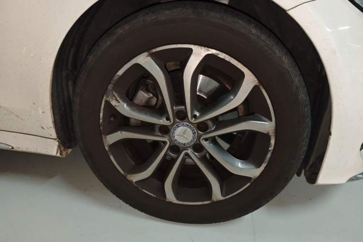 Used Mercedes-Benz C-Class 2017 Restyled C 180 L Fashion Edition Sport Version Right Front Wheel Hub
