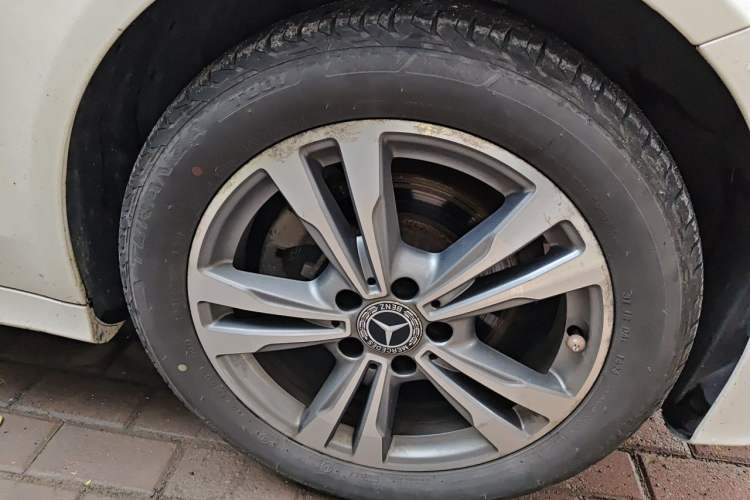 Used Mercedes-Benz C-Class 2017 Facelift C 200 L Sport Edition Right Front Wheel Hub