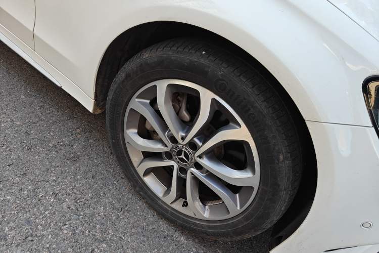 Used Mercedes-Benz C-Class 2017 Restyled C 180 L Fashion Edition Sport Version Right Front Wheel Hub