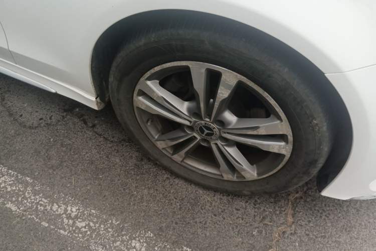 Used Mercedes-Benz C-Class 2017 Facelift C 200 L Right Front Wheel Hub