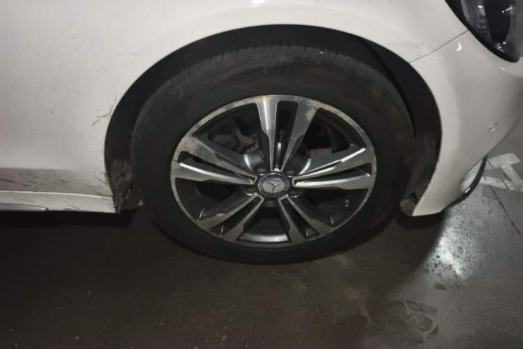 Used Mercedes-Benz C-Class 2017 C 200 L Right Front Wheel Hub