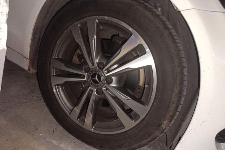 Used Mercedes-Benz C-Class 2017 Facelift C 200 L Right Front Wheel Hub