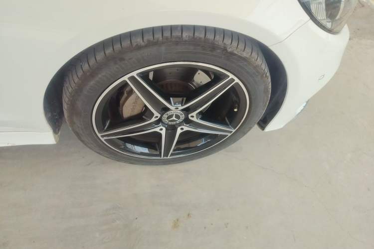 Used Mercedes-Benz C-Class 2017 C 200 Coupe Right Front Wheel Hub