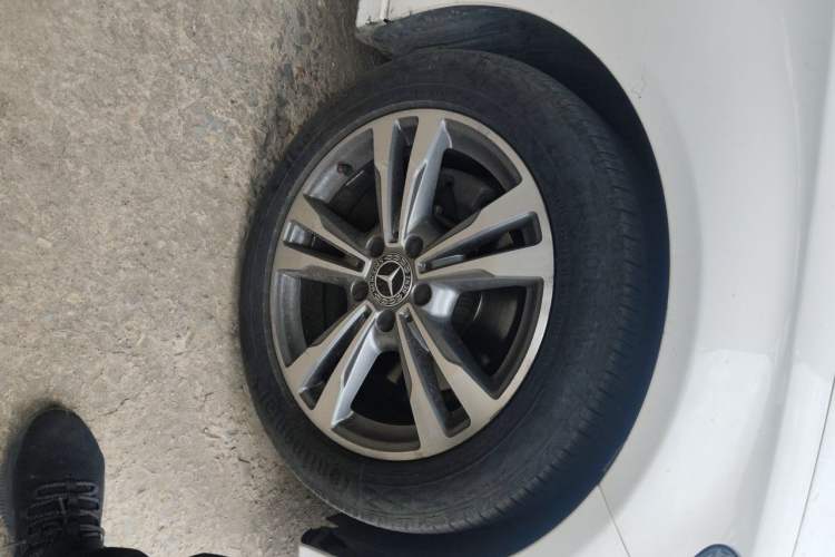 Used Mercedes-Benz C-Class 2017 Facelift C 200 L Sport Edition Right Front Wheel Hub