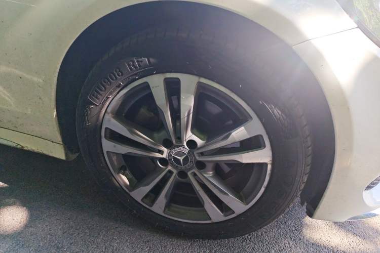 Used Mercedes-Benz C-Class 2017 Facelift C 200 L Sport Edition Right Front Wheel Hub