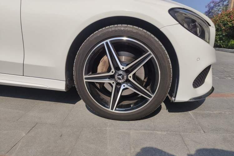 Used Mercedes-Benz C-Class 2017 Facelift C 200 Coupe Right Front Wheel Hub
