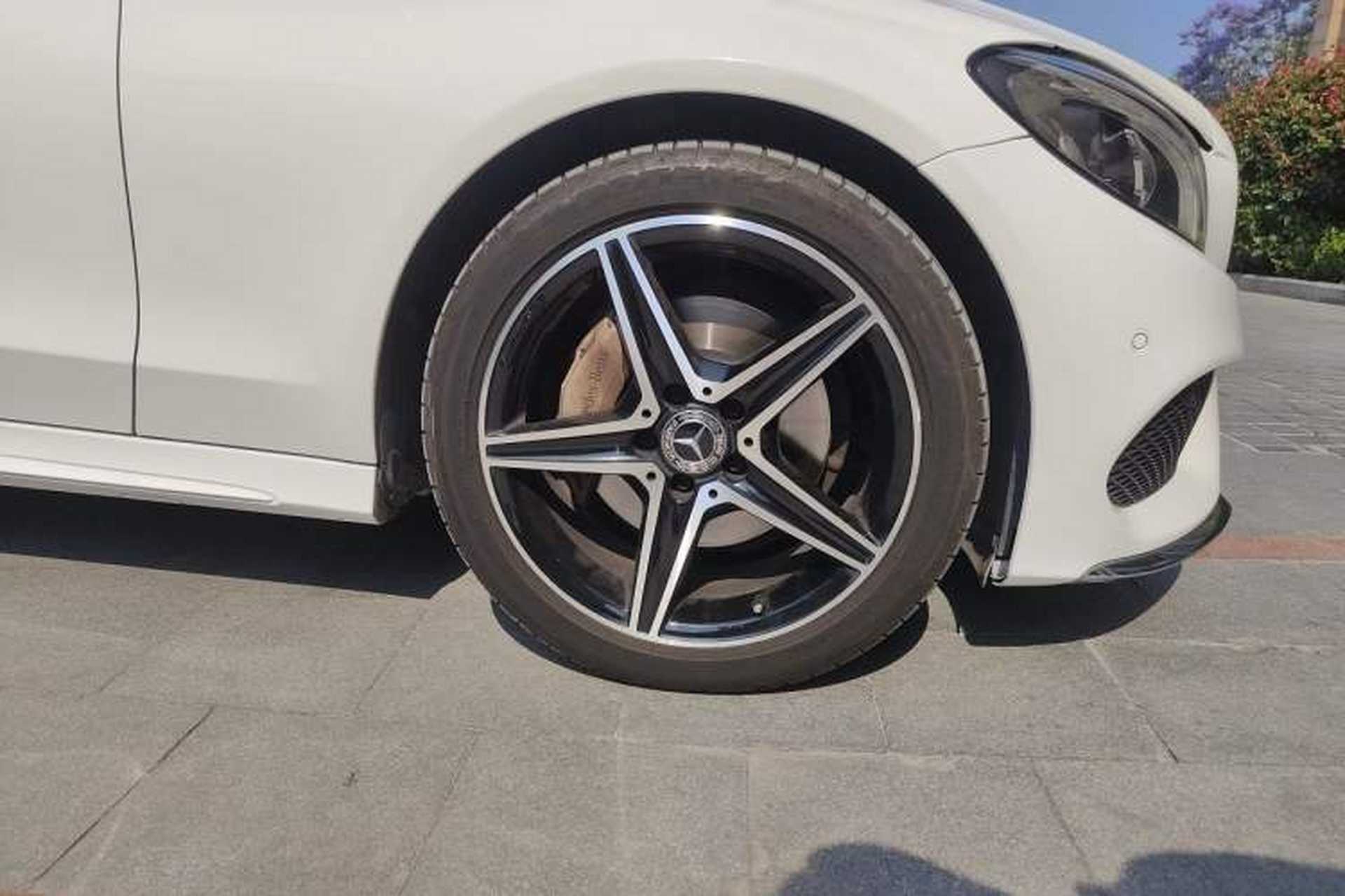 Used Mercedes-Benz C-Class 2017 Facelift C 200 Coupe Right Front Wheel Hub