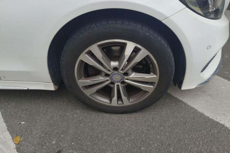 Used Mercedes-Benz C-Class 2017 C 200 L Sport Edition Right Front Wheel Hub