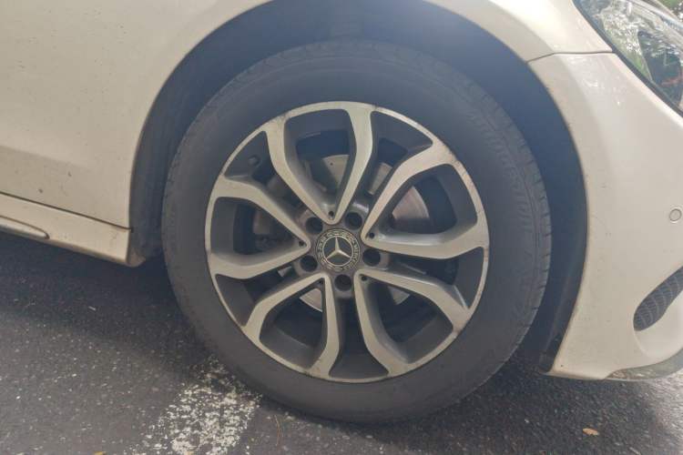 Used Mercedes-Benz C-Class 2017 Restyled C 180 L Fashion Edition Sport Version Right Front Wheel Hub