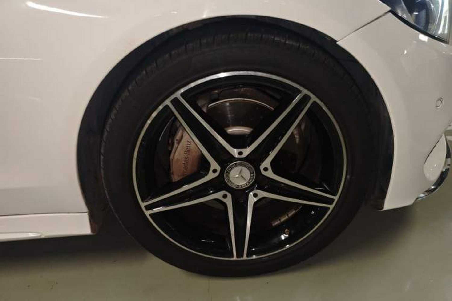 Used Mercedes-Benz C-Class 2017 C 200 Coupe Right Front Wheel Hub