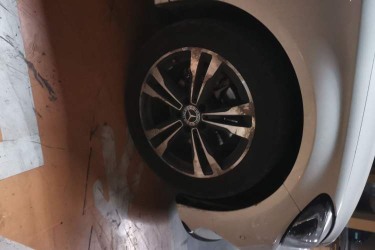 Used Mercedes-Benz C-Class 2017 Restyled C 200 Sport Edition Right Front Wheel Hub