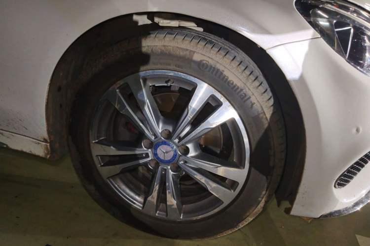 Used Mercedes-Benz C-Class 2017 C 200 L Sport Edition Right Front Wheel Hub