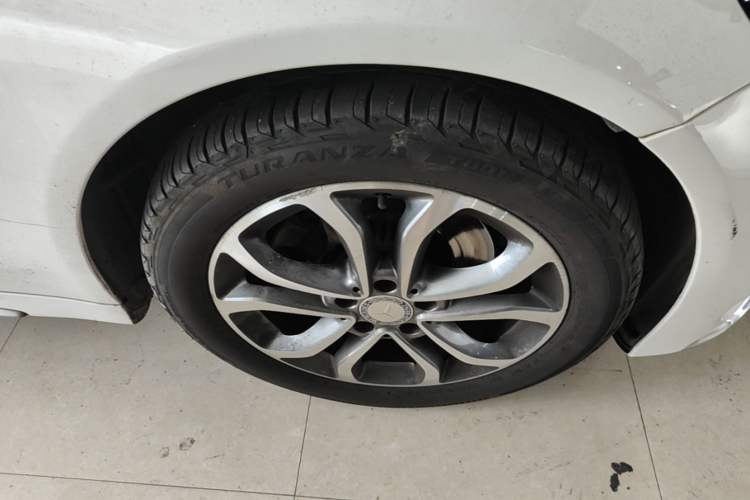 Used Mercedes-Benz C-Class 2017 C 180 L Sport Edition Right Front Wheel Hub